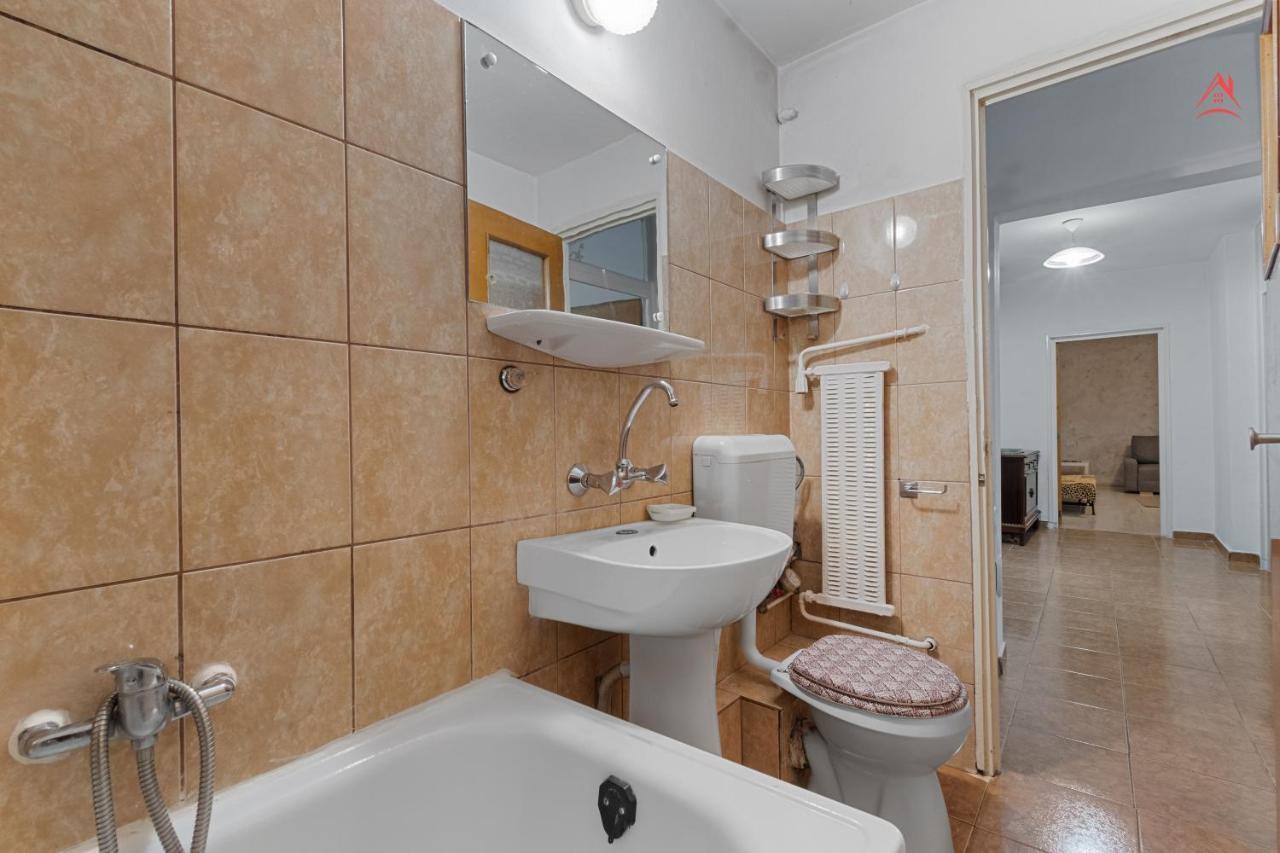 Dristor Large And Cozy Apartment Bukarest Eksteriør billede