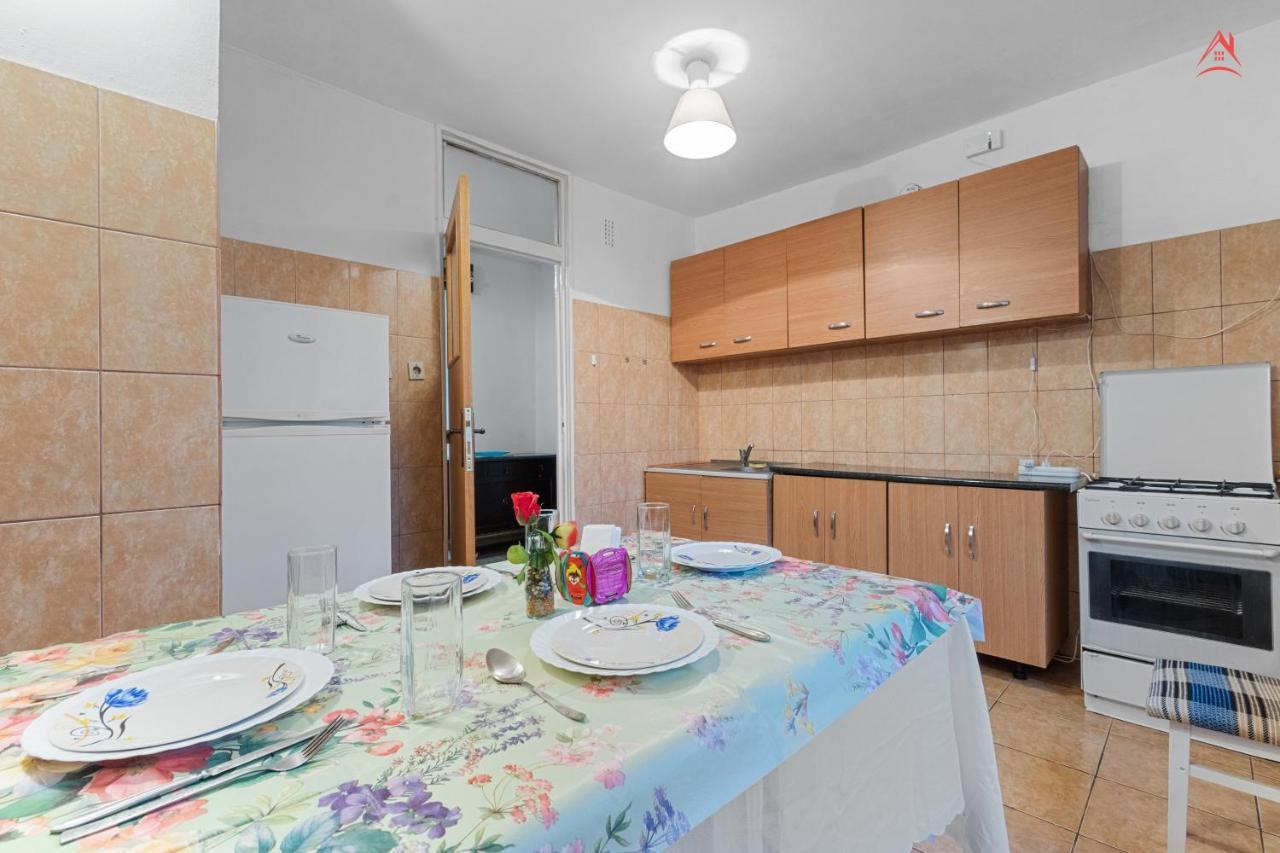 Dristor Large And Cozy Apartment Bukarest Eksteriør billede